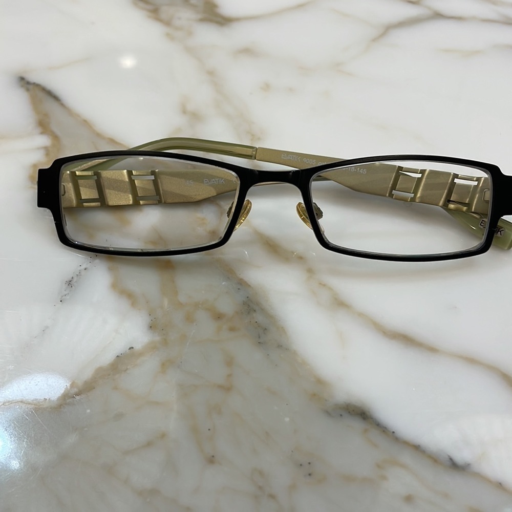 EVATIK 9005 Eyeglass Black Frames—Sleek!! Adjustable Nose Pads—Like New—$229